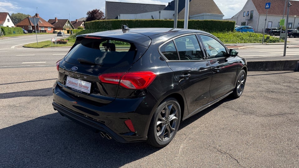 Ford Focus 1,0 EcoBoost ST-Line 5d