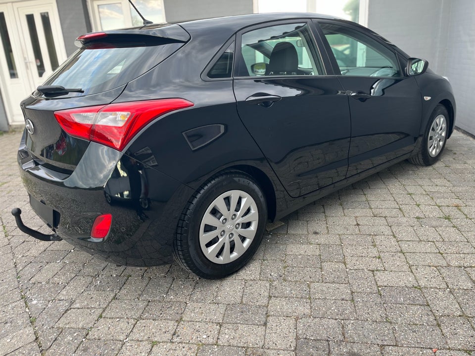 Hyundai i30 1,6 GDi Style Eco 5d