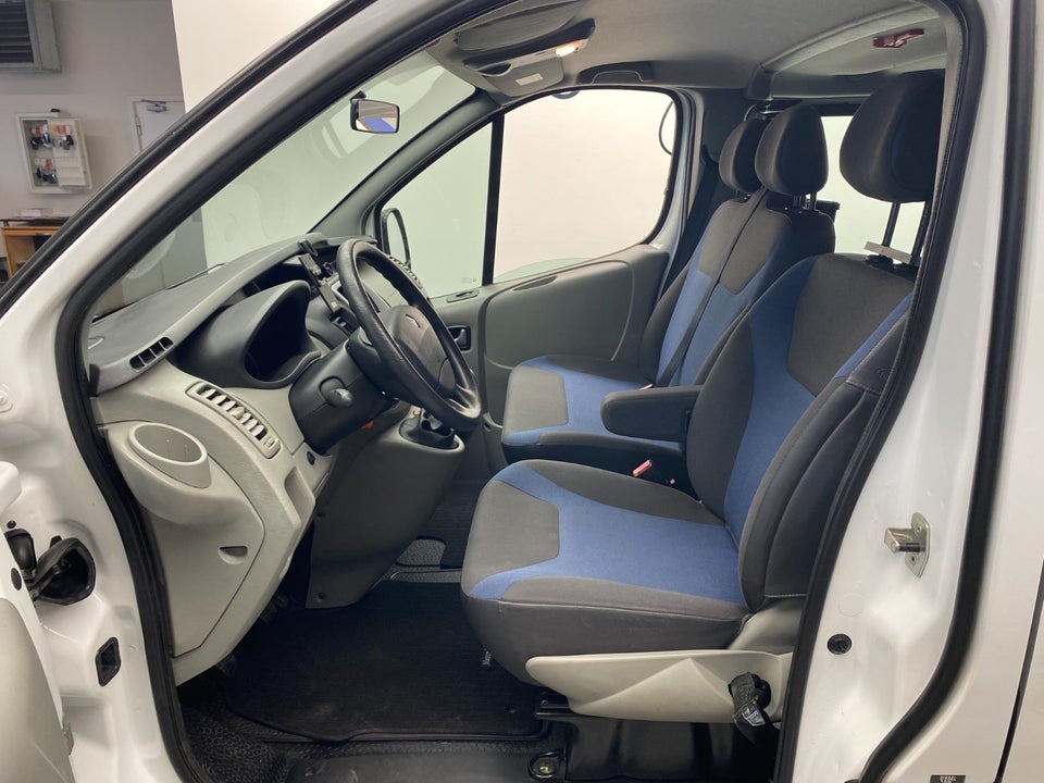 Renault Trafic T27 2,0 dCi 115 L1H1 Kombi 4d