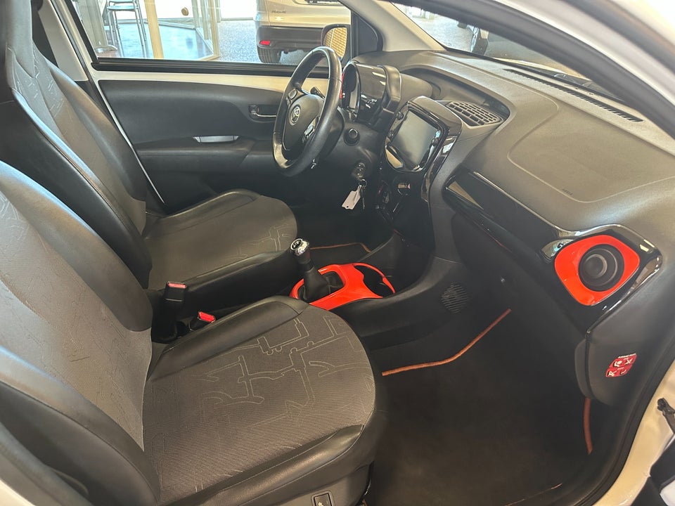 Toyota Aygo 1,0 VVT-i x-sky 5d