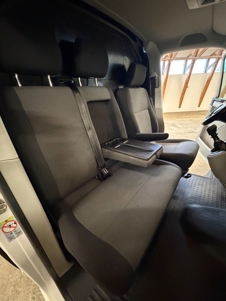 VW Transporter 2,0 TDi 150 Kassevogn lang
