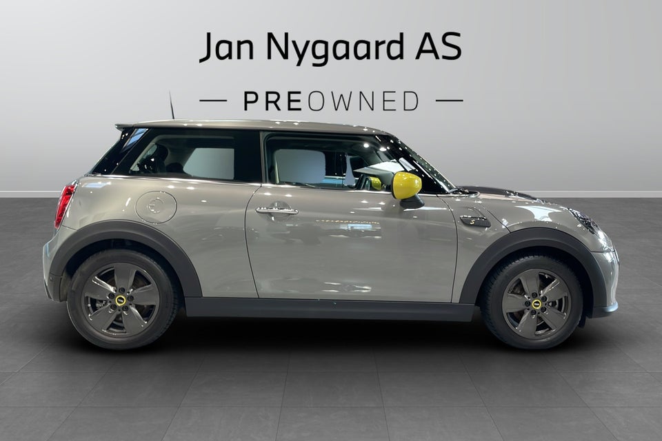 MINI Cooper SE Essential 3d