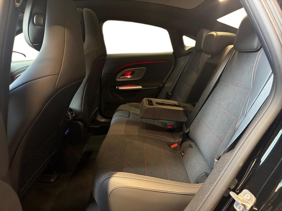 Mercedes CLA250+ electric AMG Line 4d