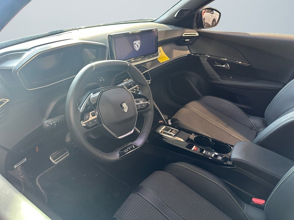 Peugeot e-2008 54 GT 5d