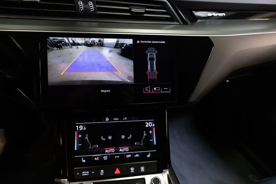 Audi Q8 e-tron 50 quattro 5d