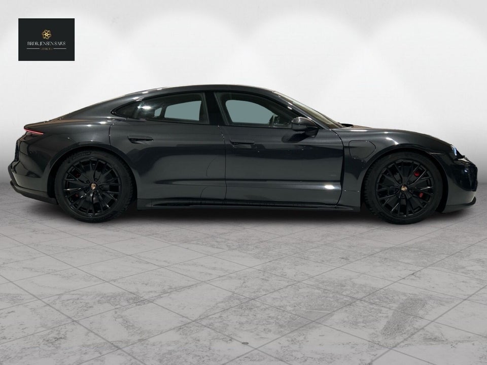 Porsche Taycan GTS Performance+  4d