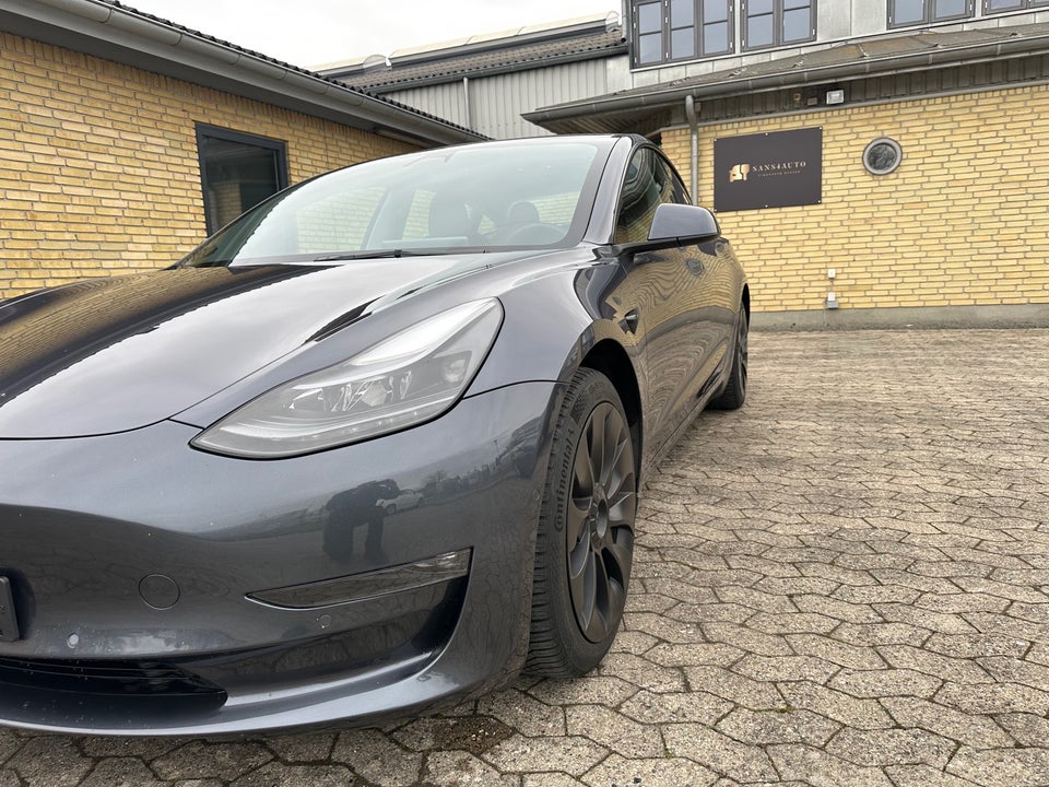 Tesla Model 3 Long Range AWD 4d