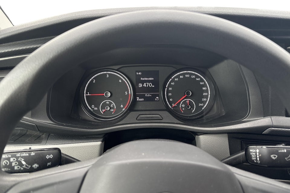VW Transporter 2,0 TDi 110 Kassevogn lang