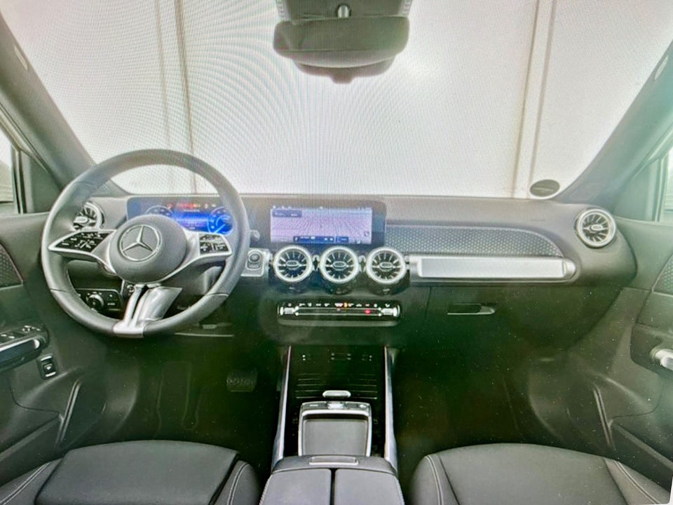 Mercedes EQB300 Progressive 4Matic 5d