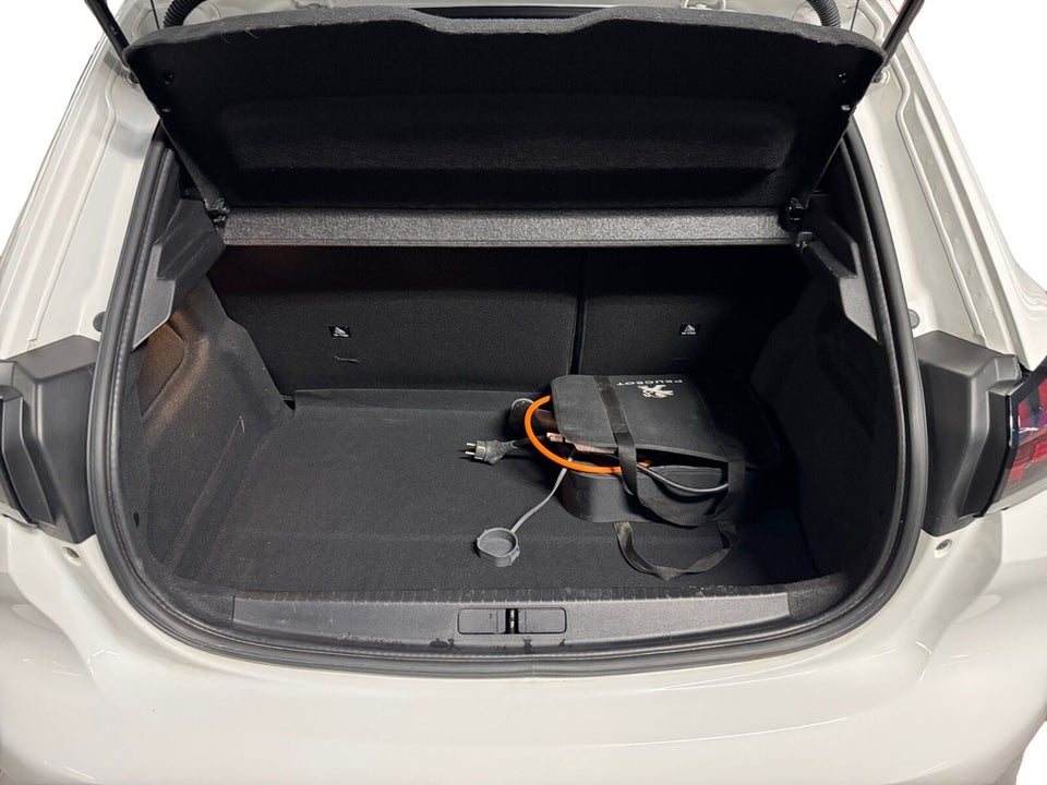 Peugeot e-208 50 Active 5d