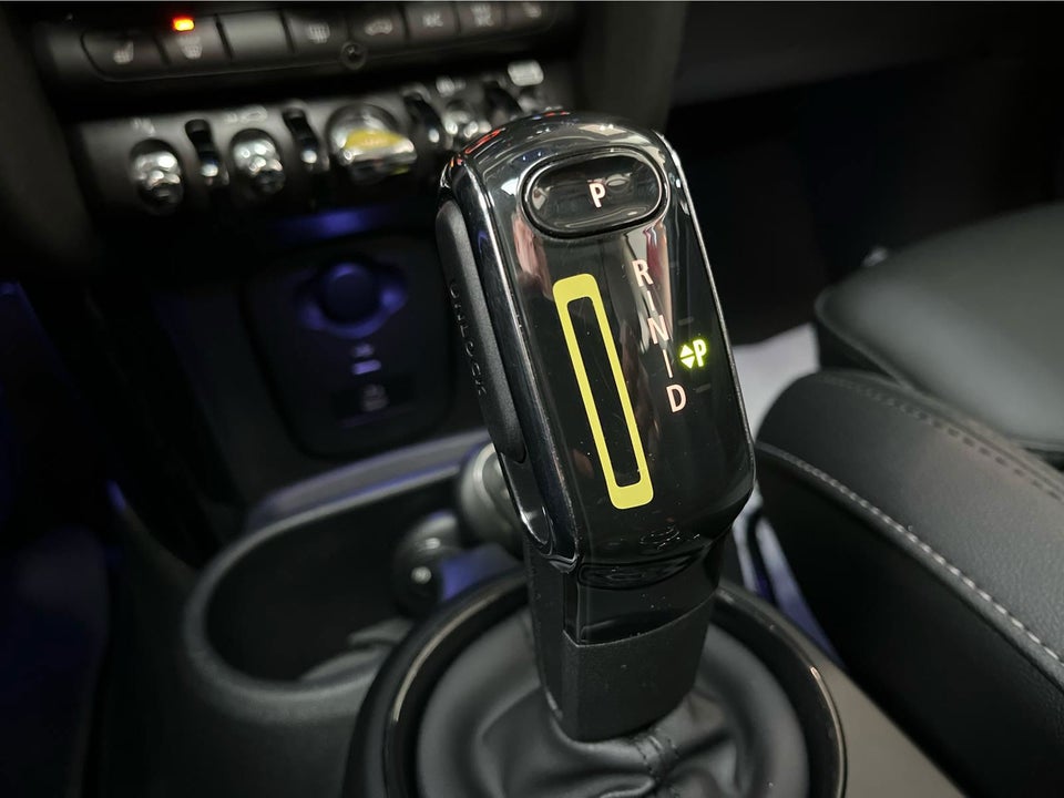 MINI Cooper SE Camden Edition 3d