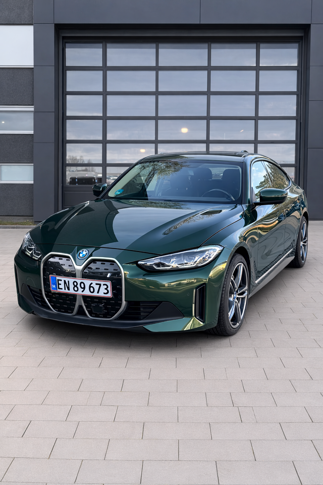 BMW i4 eDrive40 Charged 5d