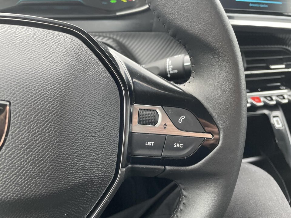 Peugeot e-208 50 GT 5d