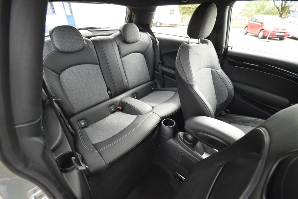 MINI Cooper SE Classic Trim 3d