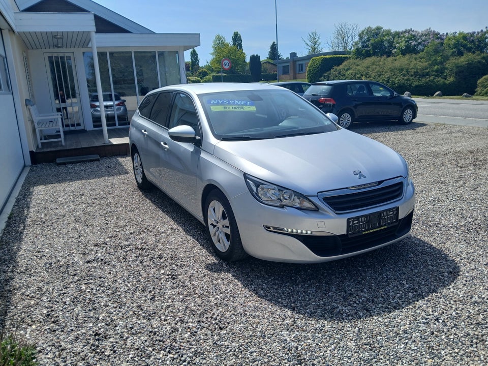 Peugeot 308 1,2 e-THP 110 Active SW 5d