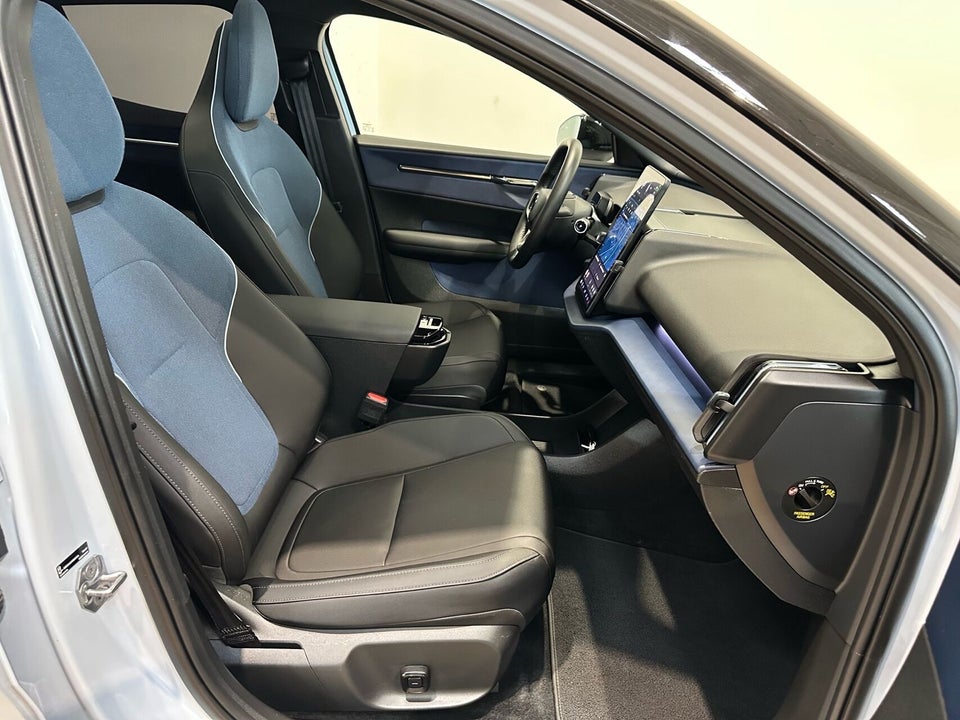 Volvo EX30 Extended Range Ultra 5d