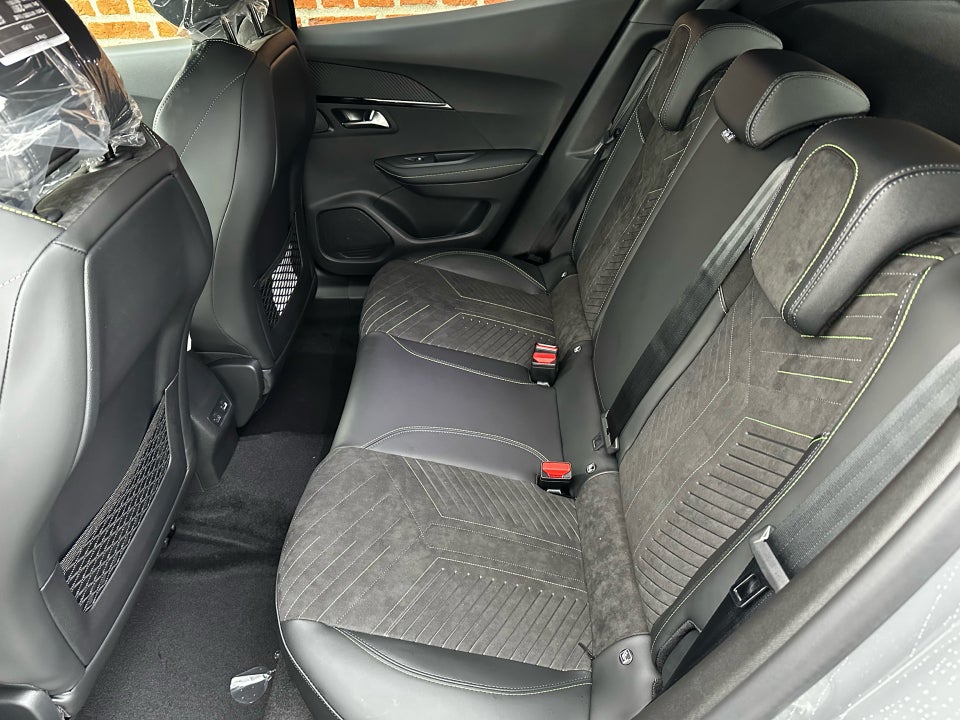 Peugeot e-2008 54 GT 5d