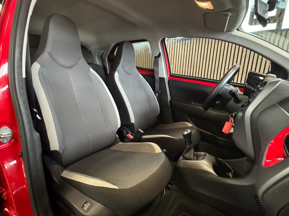 Toyota Aygo 1,0 VVT-i x-press 5d