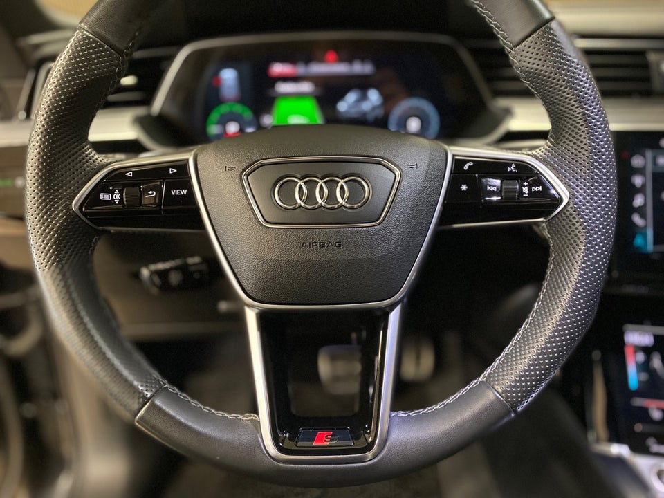 Audi Q8 e-tron 55 S-line quattro 5d