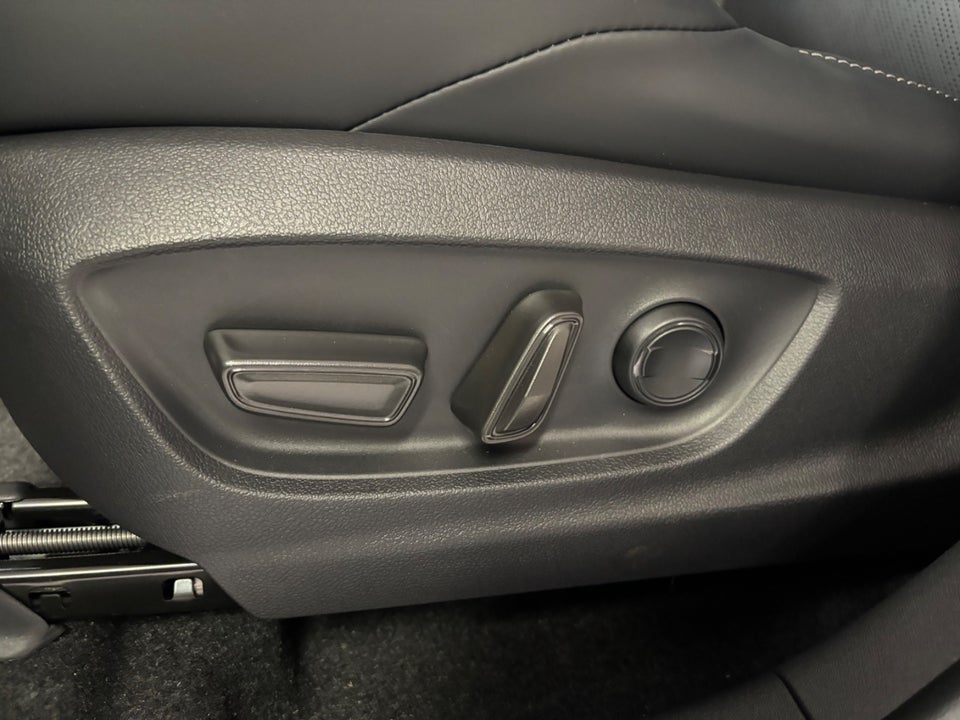 Subaru Solterra 73 Limited 5d