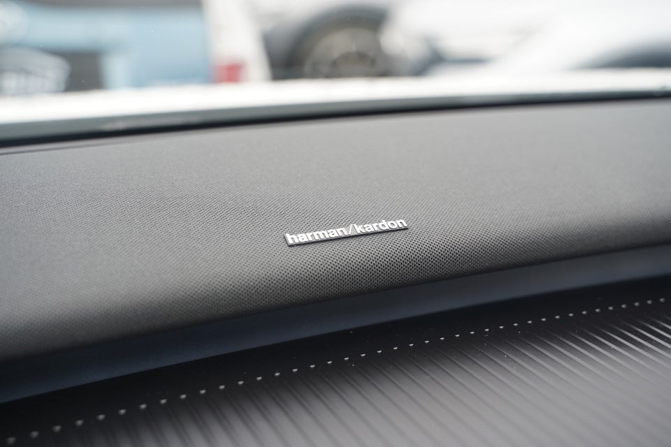 Volvo EX30 Extended Range Plus 5d