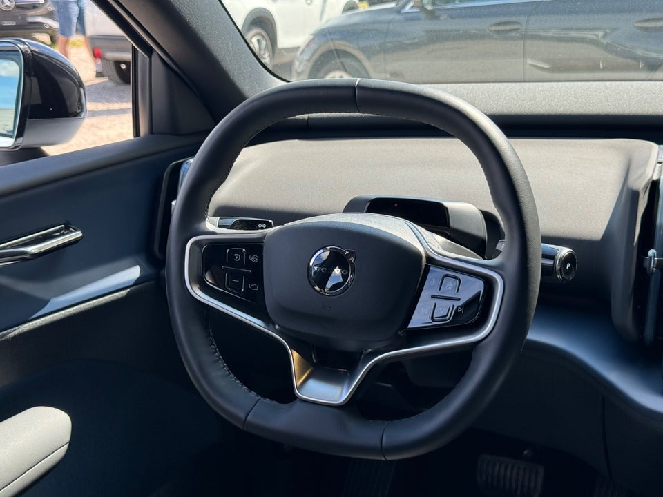 Volvo EX30 Twin Performance Plus 5d