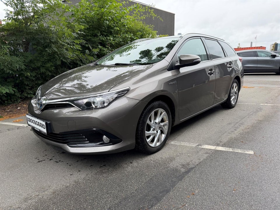 Toyota Auris 1,8 Hybrid H2 Comfort Touring Sports CVT 5d
