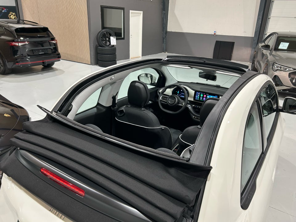Fiat 500e 42 Icon Cabrio 2d
