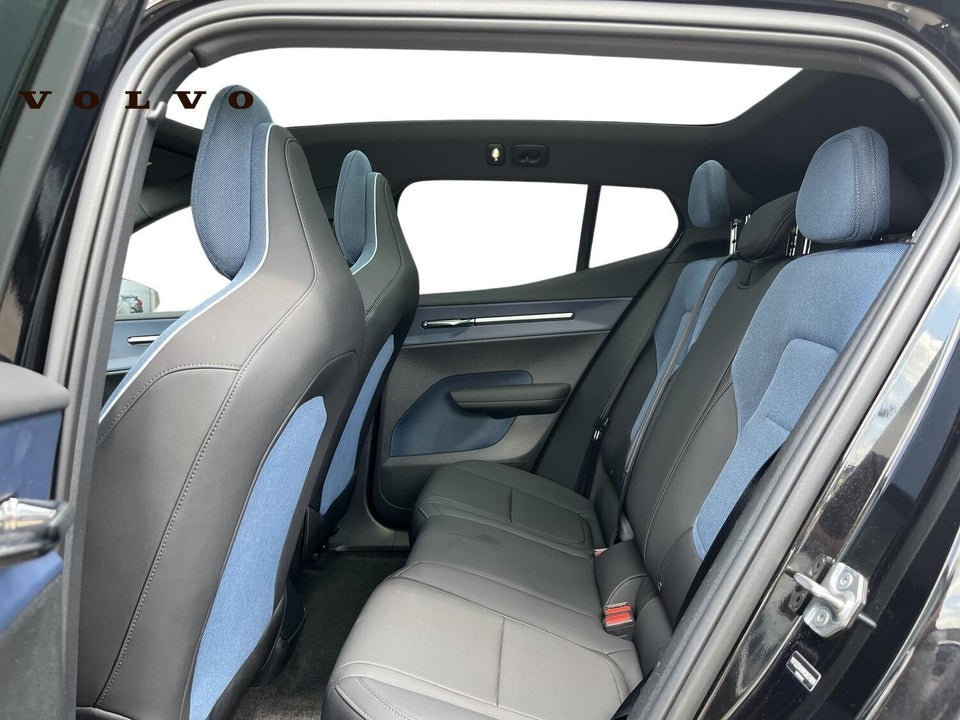 Volvo EX30 Extended Range Ultra 5d