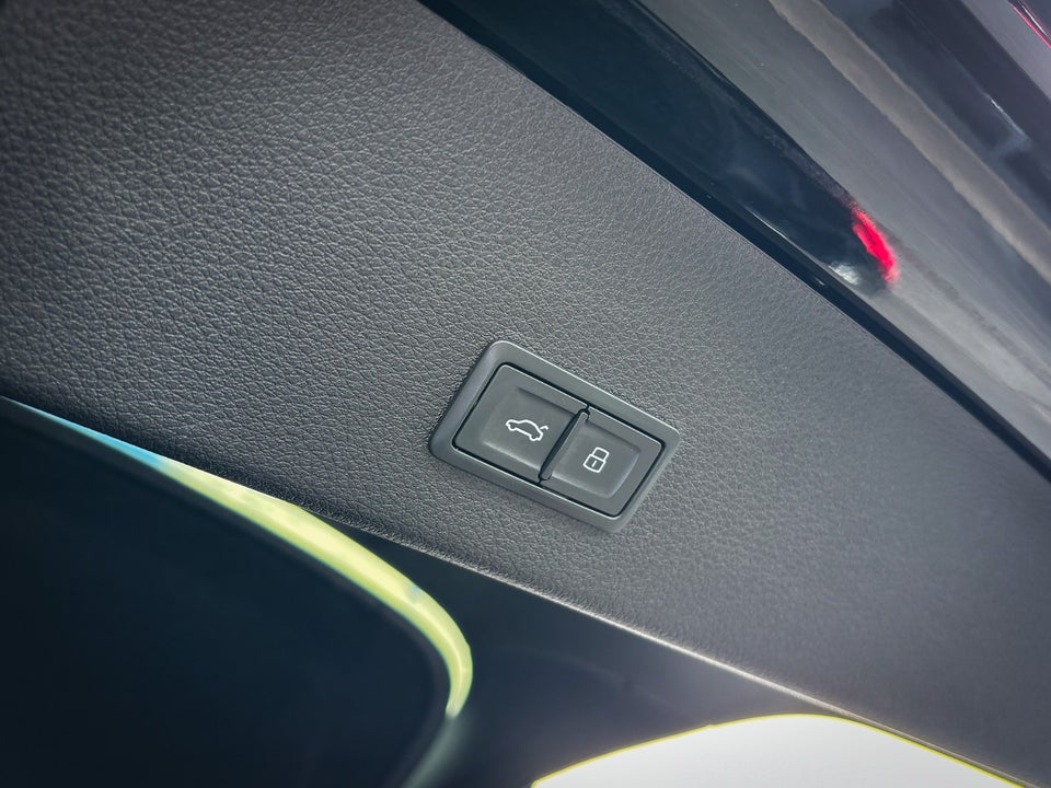Audi e-tron 55 S-line Sportback quattro 5d