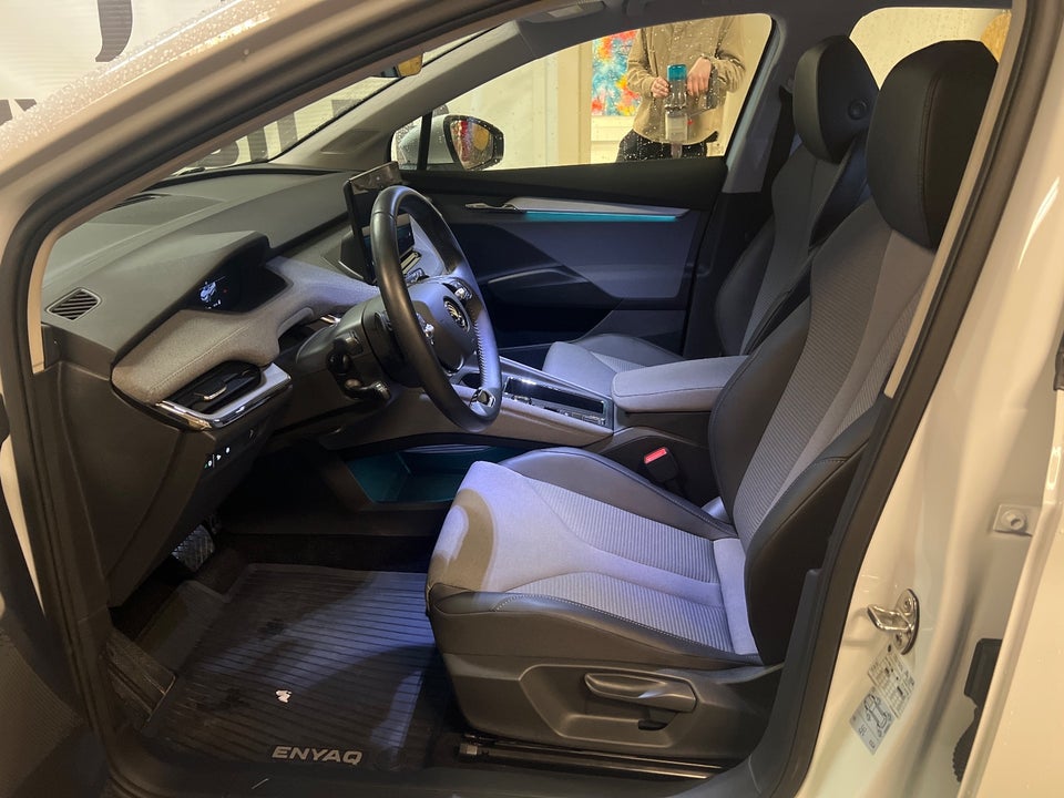 Skoda Enyaq 60 iV Loft 5d