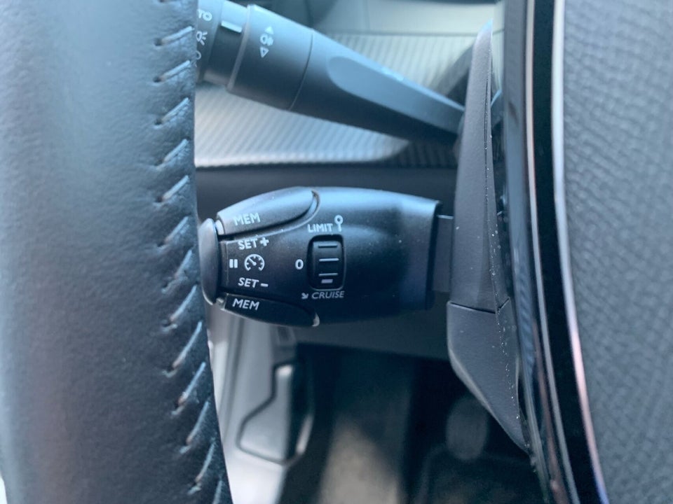 Peugeot 208 1,2 PureTech 100 Vision Sport 5d