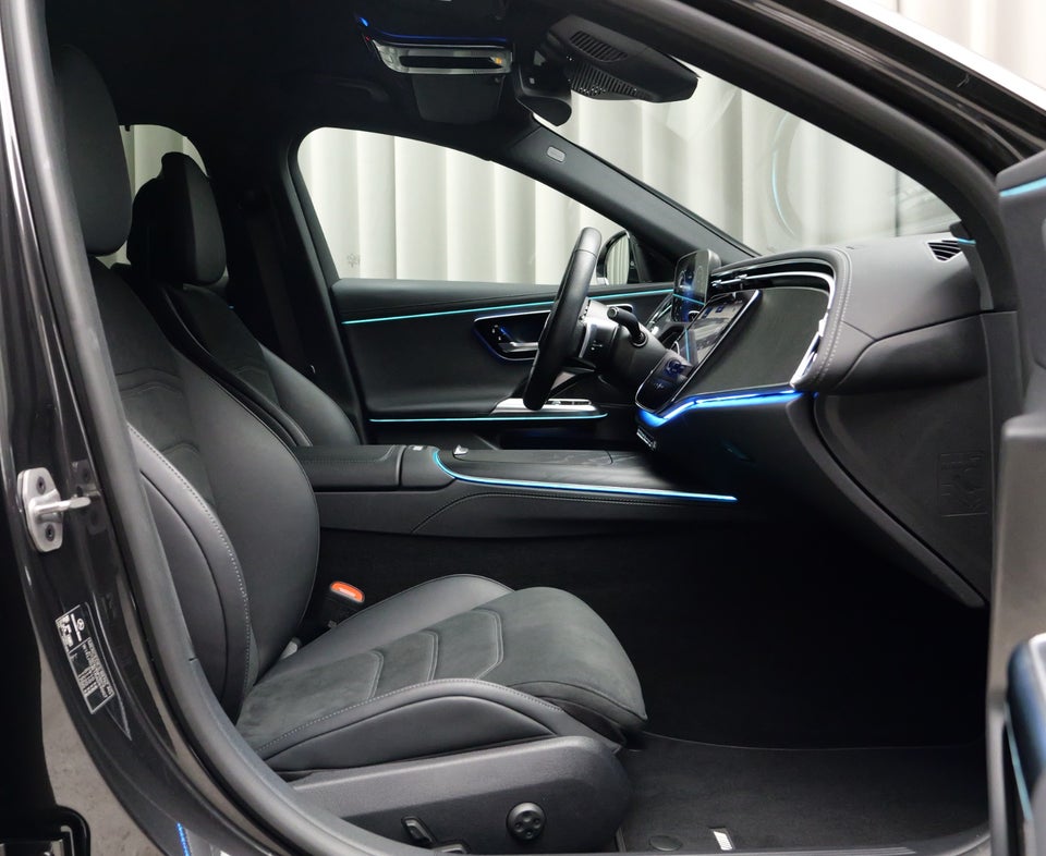 Mercedes E300 de 2,0 AMG Line stc. aut. 4Matic 5d