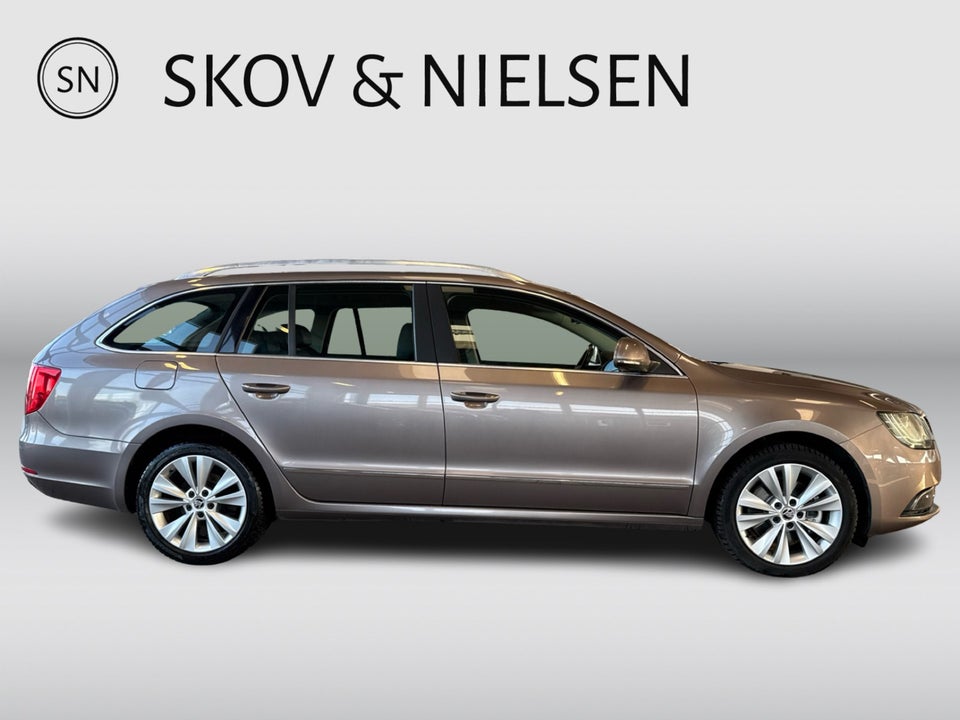 Skoda Superb 2,0 TDi 170 Elegance Combi DSG 5d