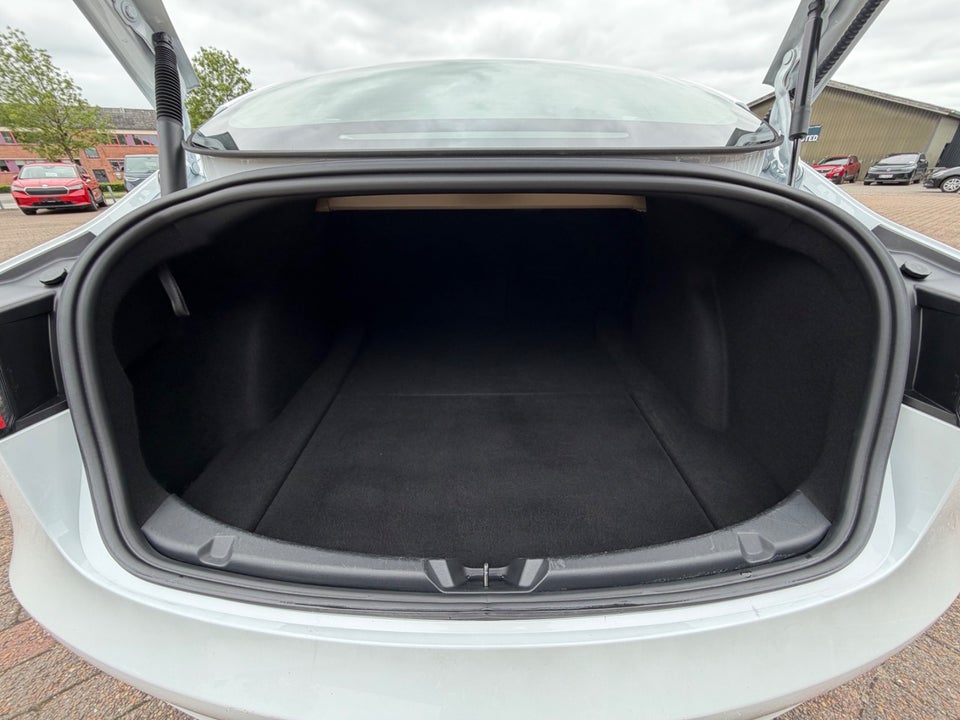 Tesla Model 3 RWD 4d
