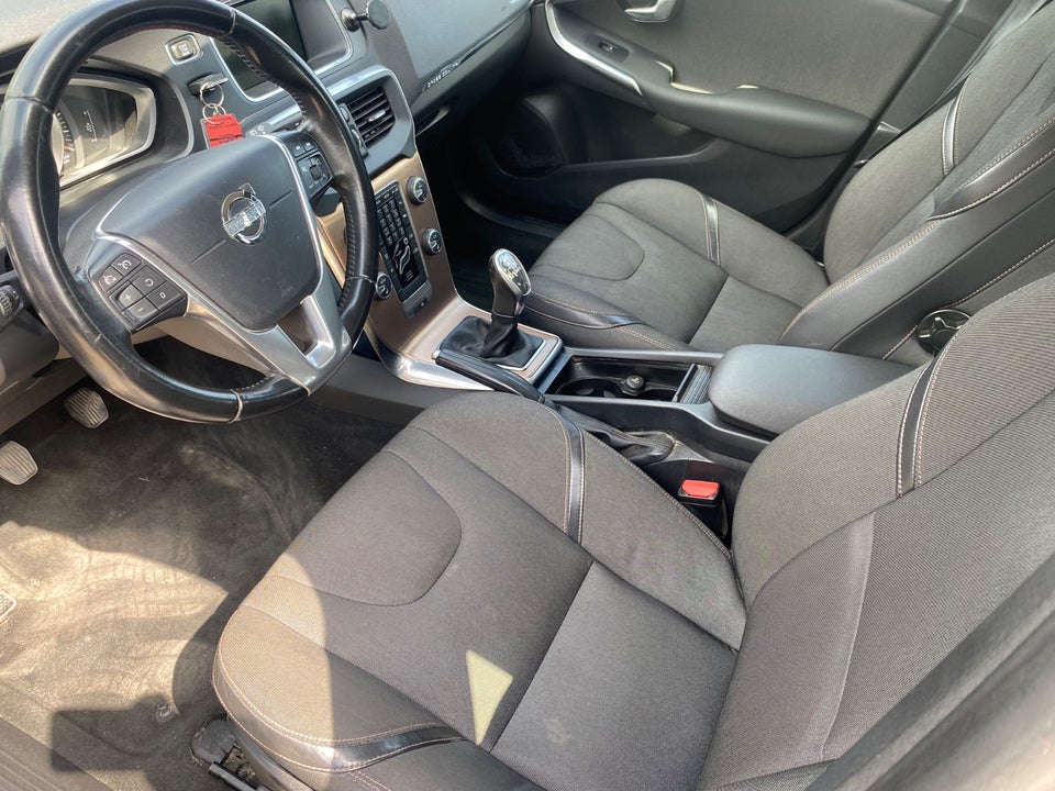 Volvo V40 CC 1,6 D2 115 Kinetic 5d