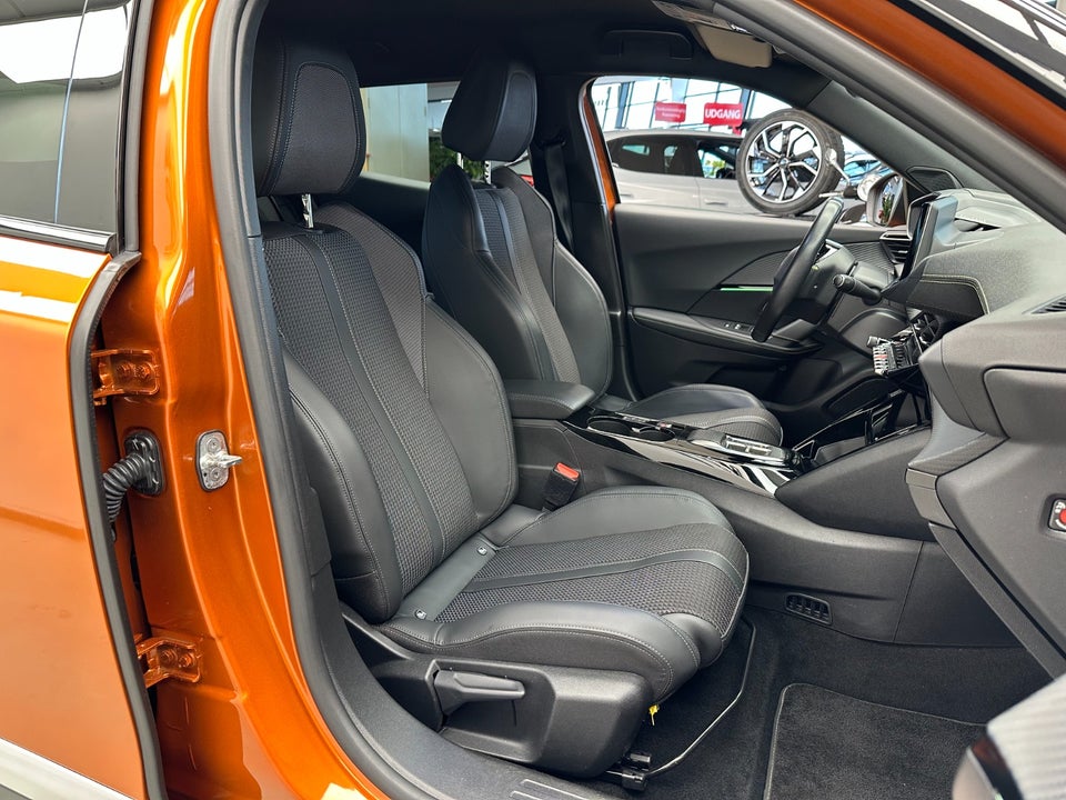 Peugeot e-2008 50 GT 5d