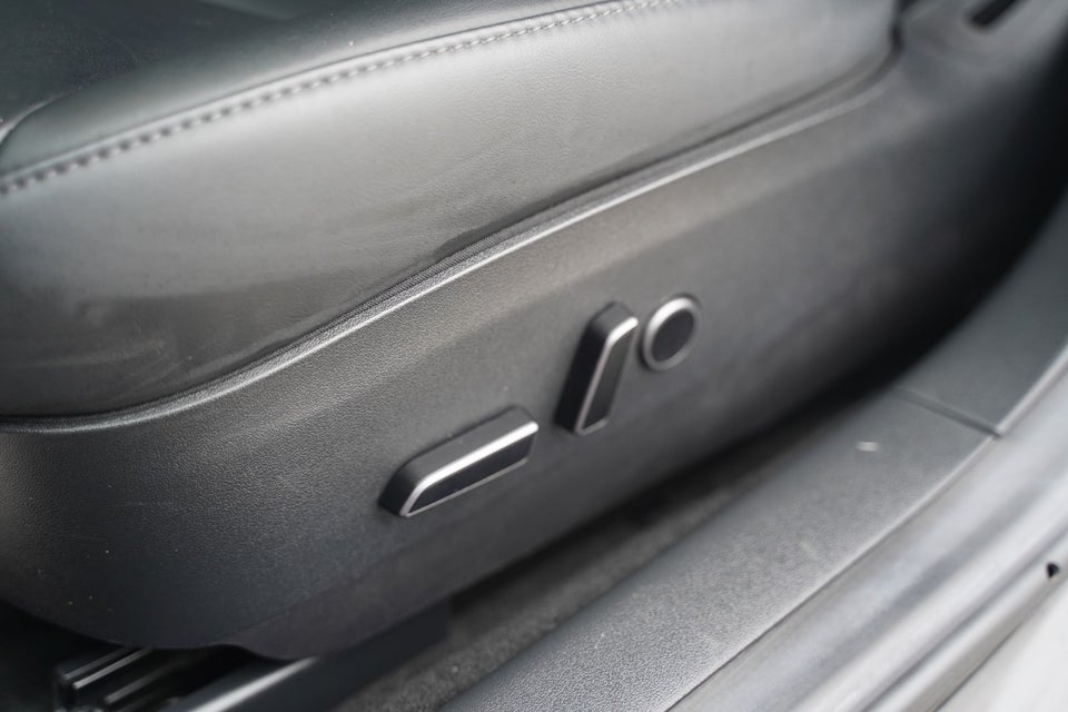 Tesla Model 3 Long Range AWD 4d