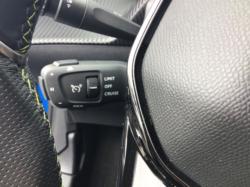 Peugeot e-208 50 GT Limited 5d