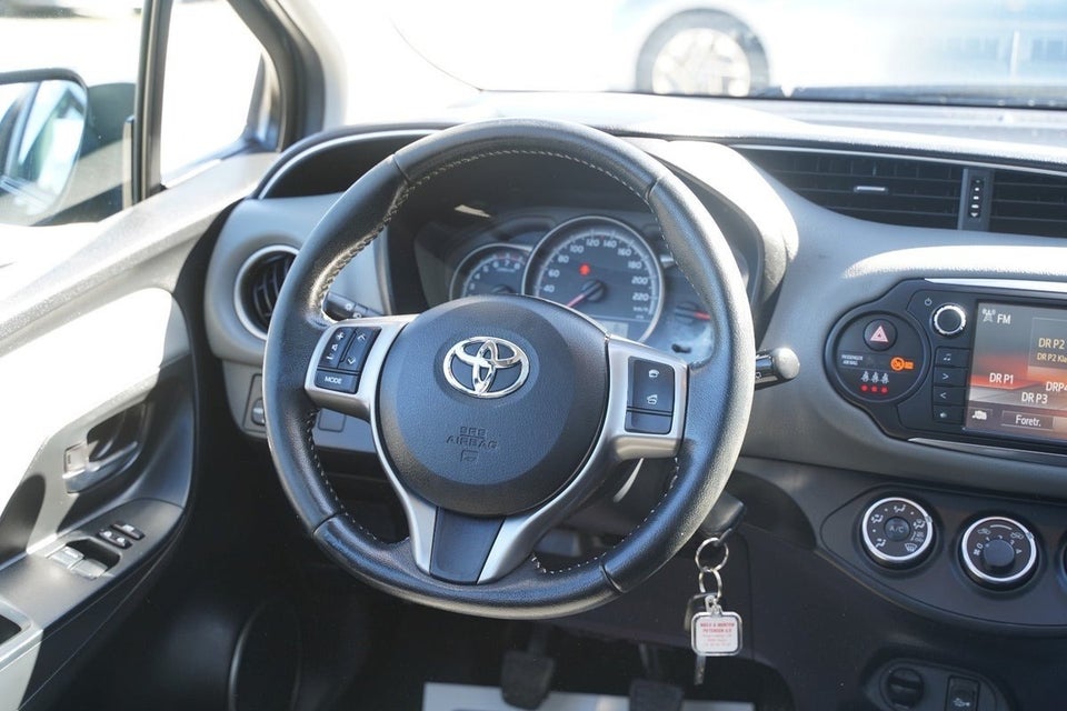 Toyota Yaris 1,3 VVT-i Skyview 5d
