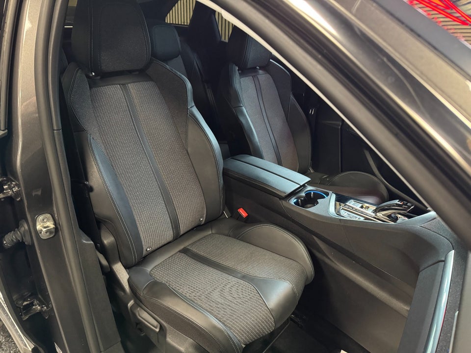 Peugeot 3008 1,6 Hybrid Allure Pack EAT8 5d