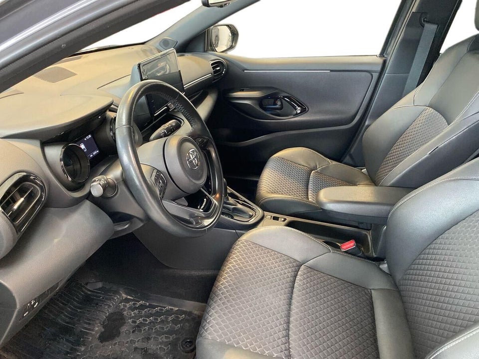 Toyota Yaris 1,5 Hybrid Style e-CVT 5d