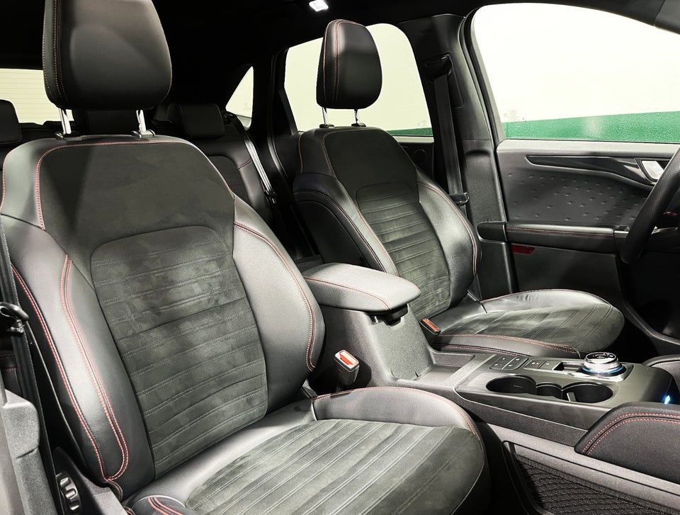 Ford Kuga 2,5 PHEV ST-Line X CVT 5d