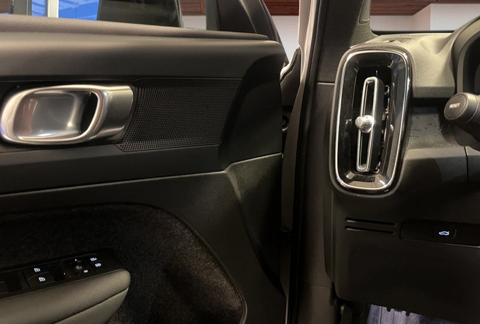 Volvo XC40 ReCharge Extended Range Plus 5d