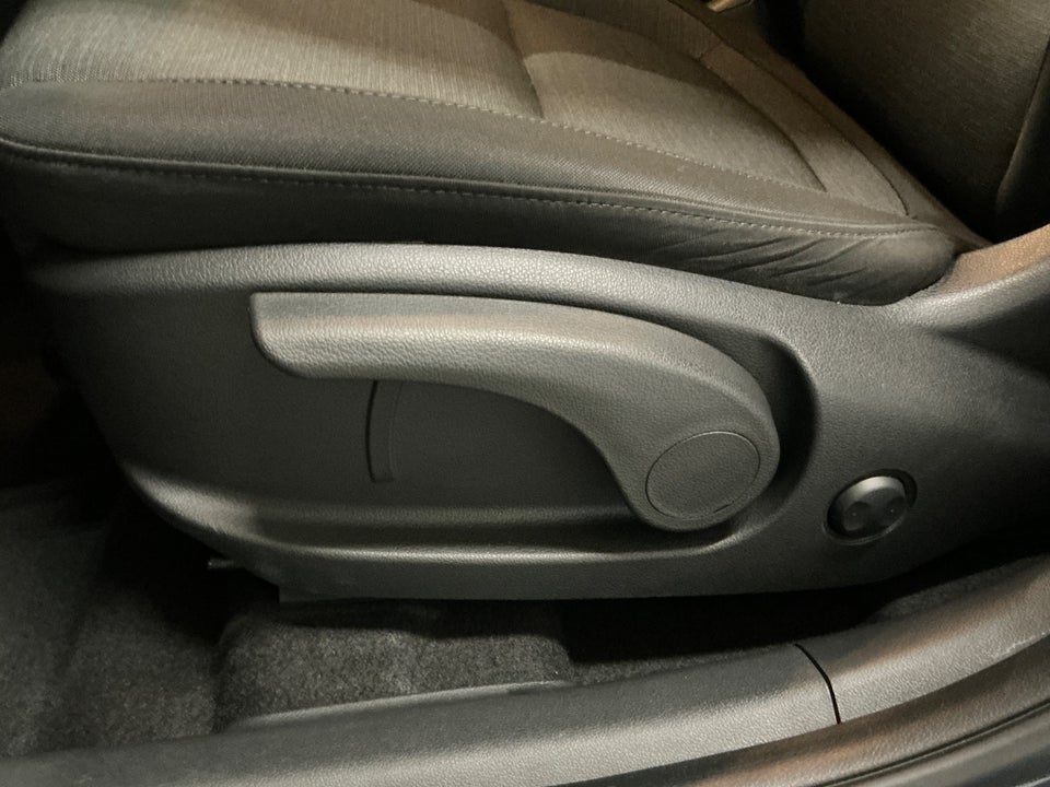 Hyundai Kona 39 EV Essential 5d