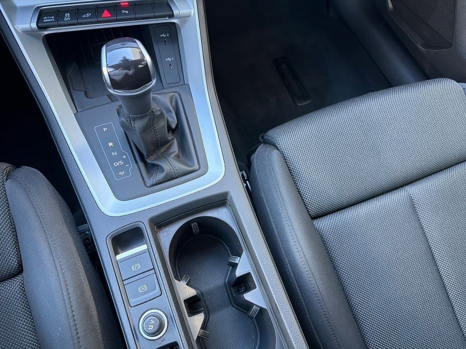 Audi Q3 45 TFSi e Attitude plus S-tr. 5d