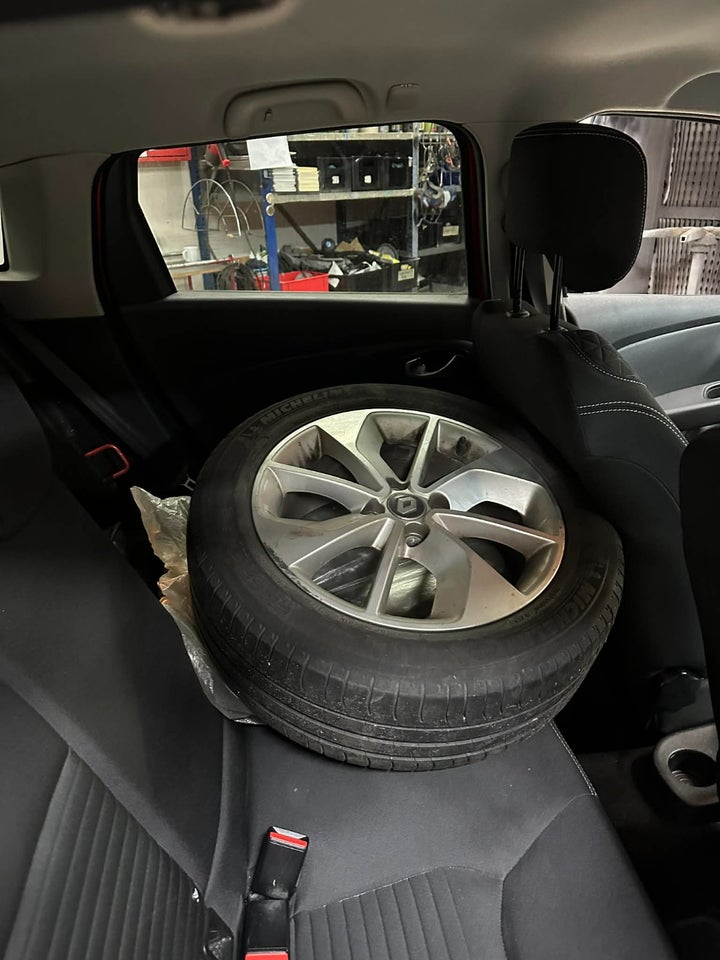 Renault Clio IV 1,5 dCi 90 Limited Sport Tourer 5d