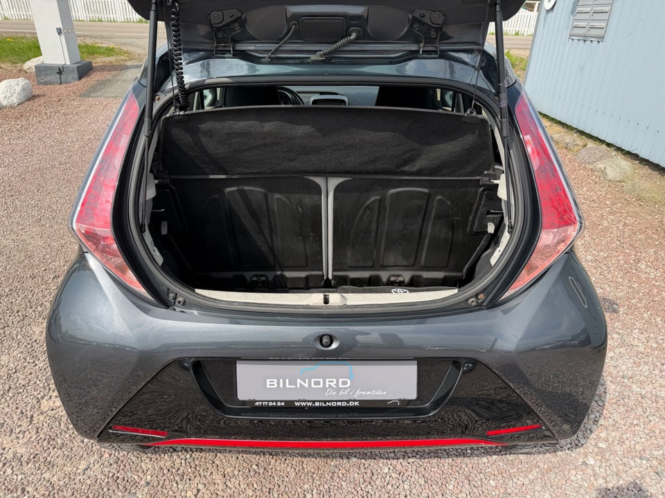 Toyota Aygo 1,0 VVT-i x-play x-touch 5d