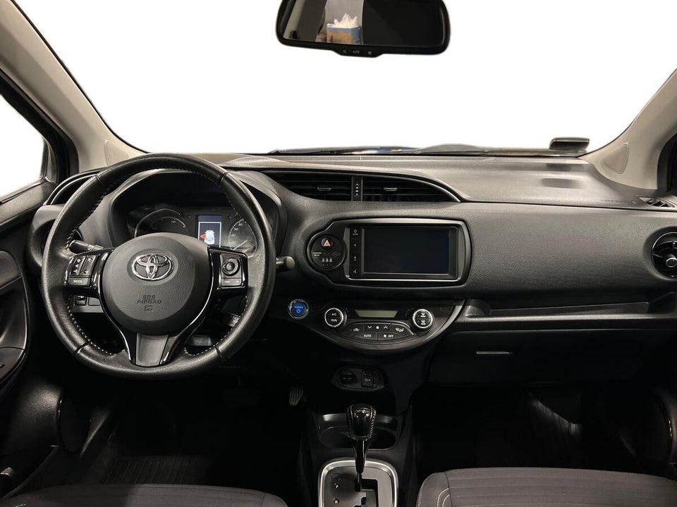 Toyota Yaris 1,5 Hybrid H3 Limited Smart e-CVT 5d