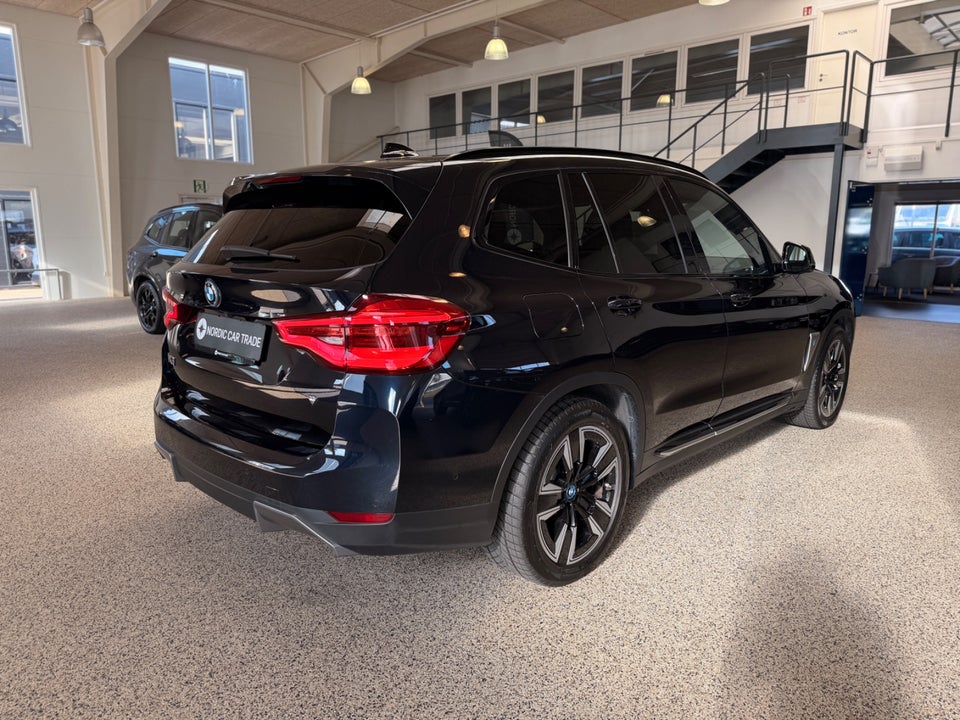 BMW iX3 Charged 5d